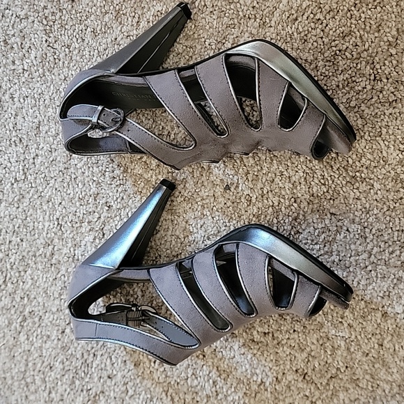 Christian Siriano high heels - Picture 2 of 6